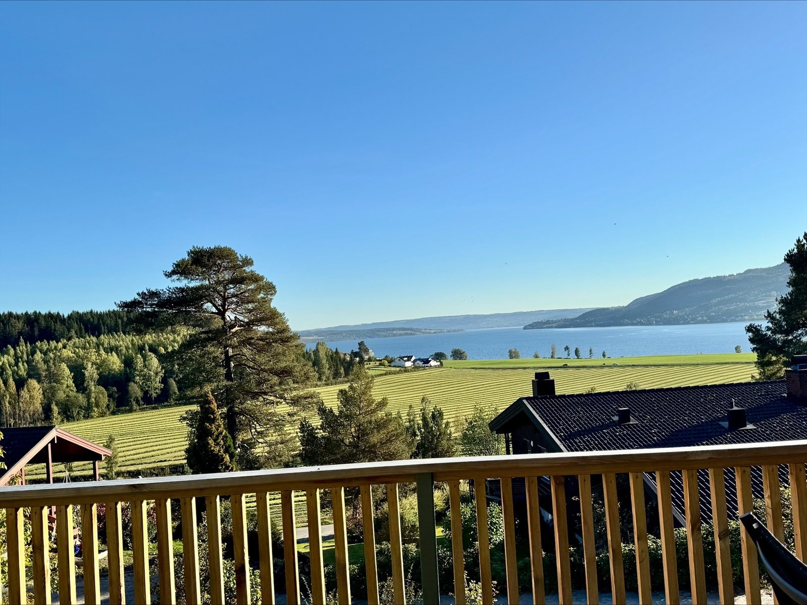 Her kan man nye fin utsikt og mye sol. Galleribilde