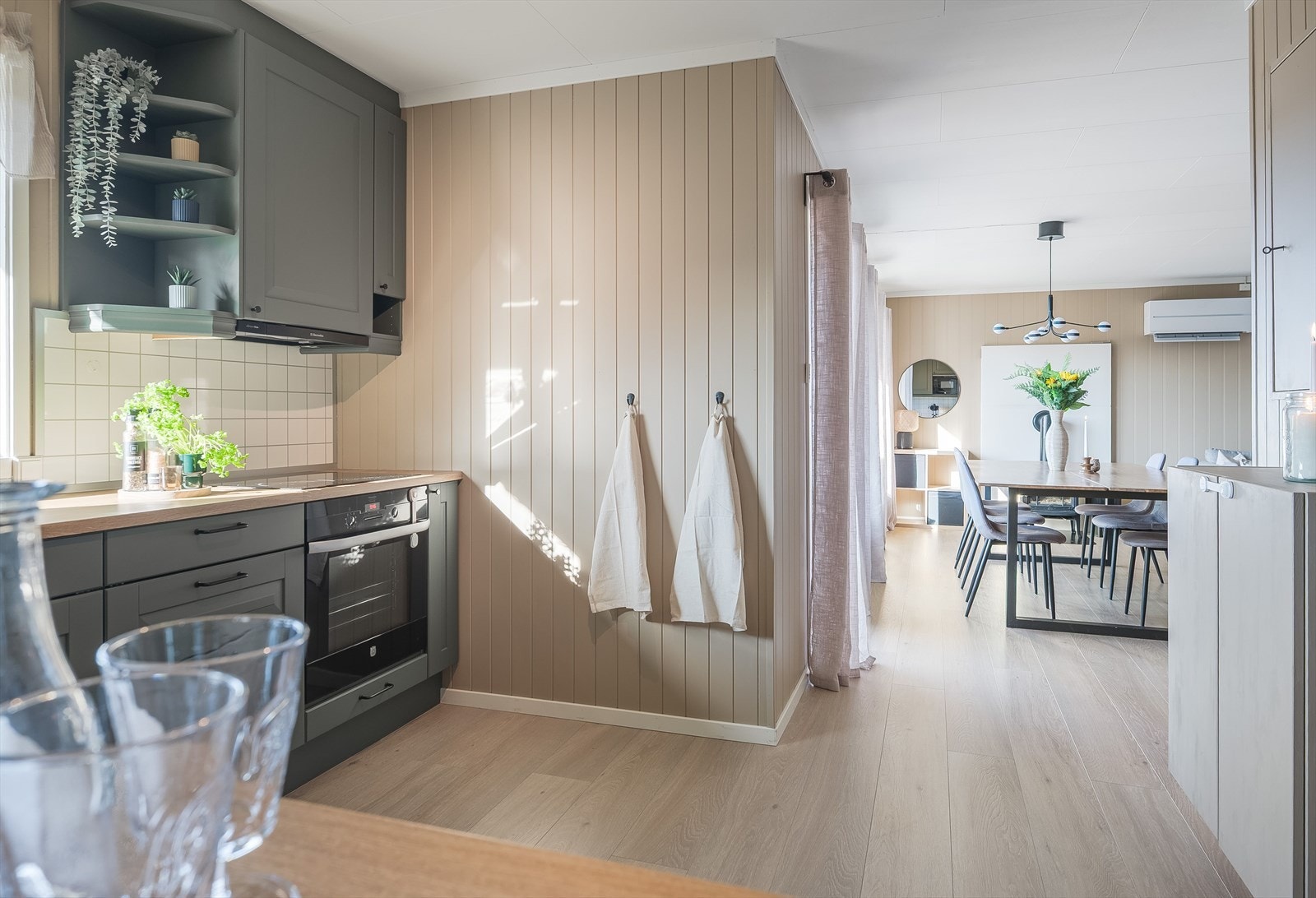 Naturlig avskilt spisegruppe Galleribilde