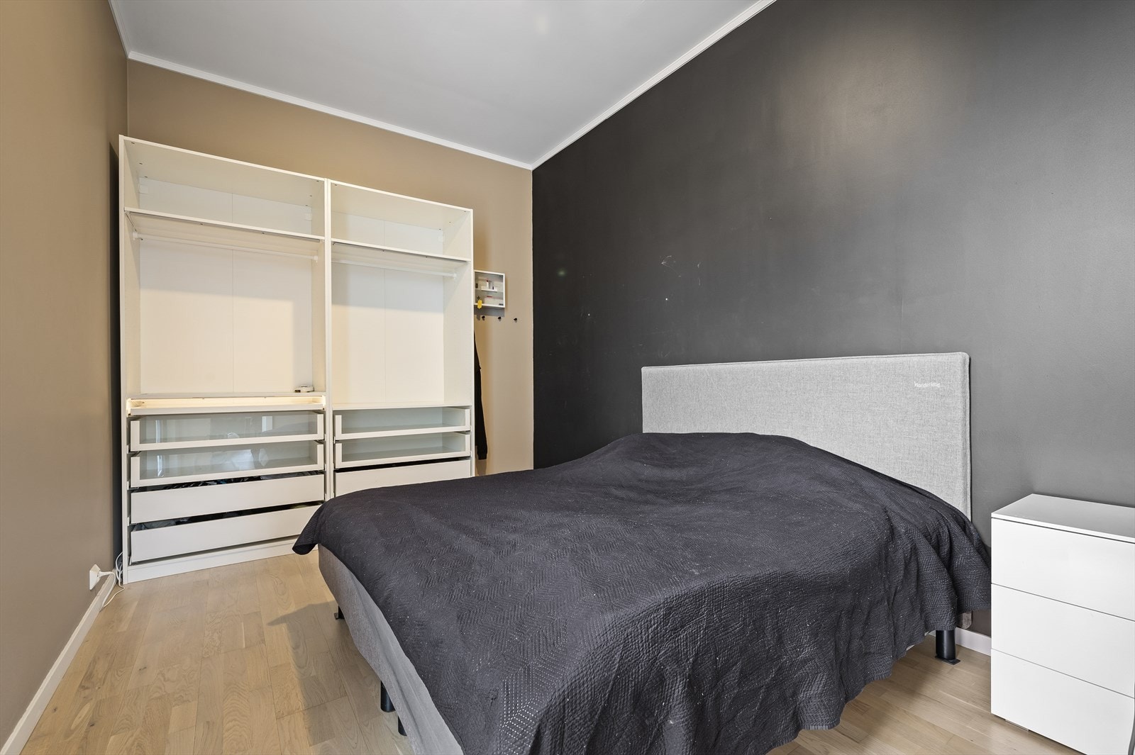 Hovedsoverommet med garderobeløsning Galleribilde