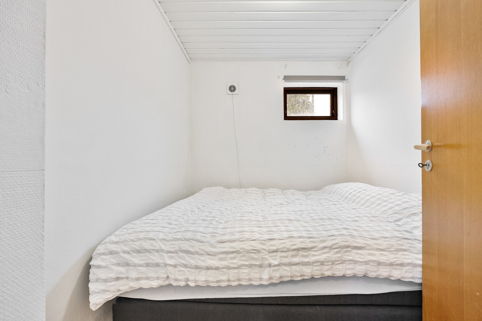 Rommet som benyttes som soverom er ikke godkjent for varig opphold. Galleribilde