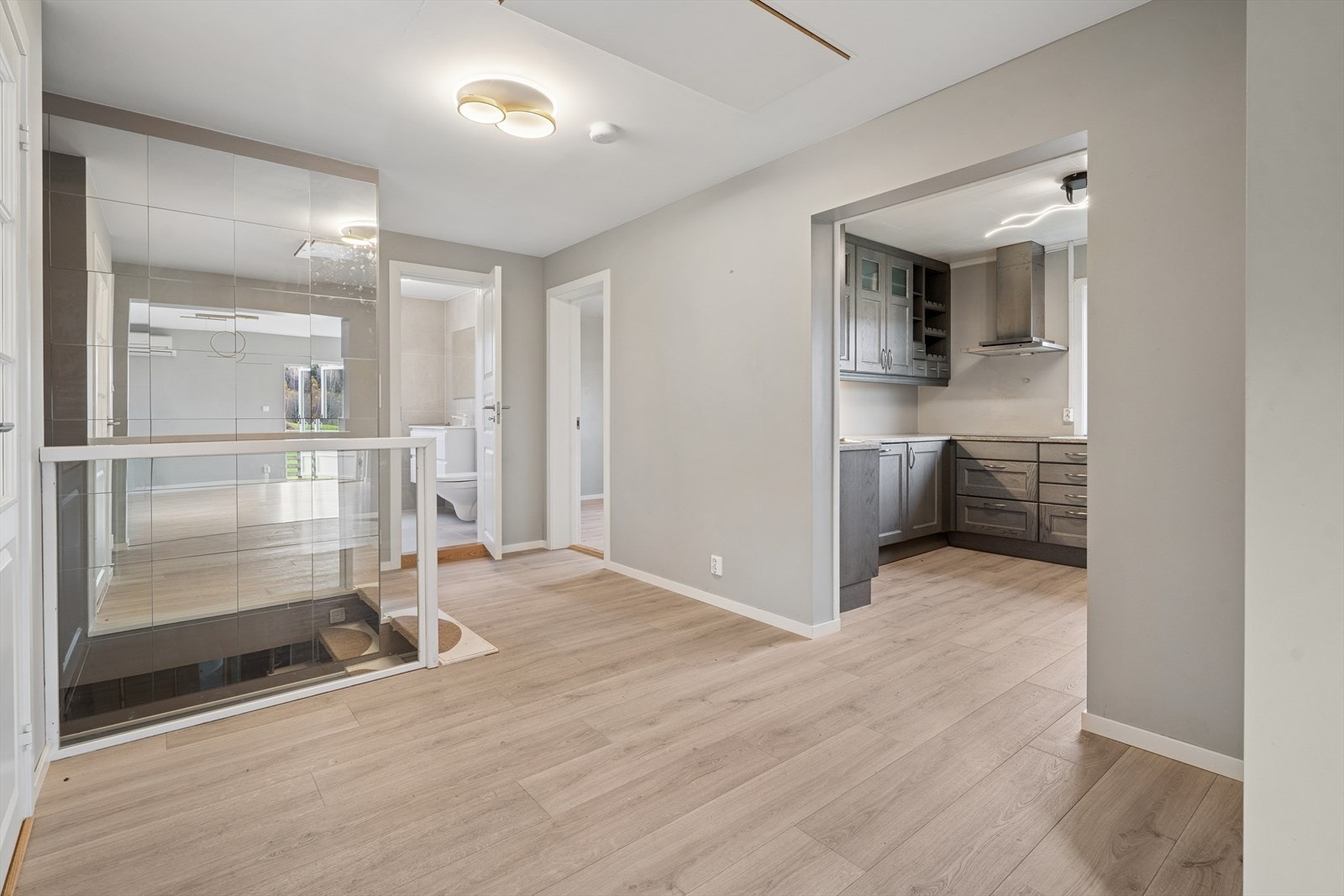 Trappegang/mellomgang. Galleribilde