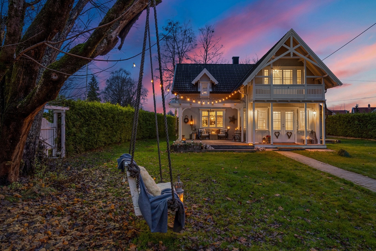 Her får du en sjarmerende enebolig i sveitserstil Galleribilde