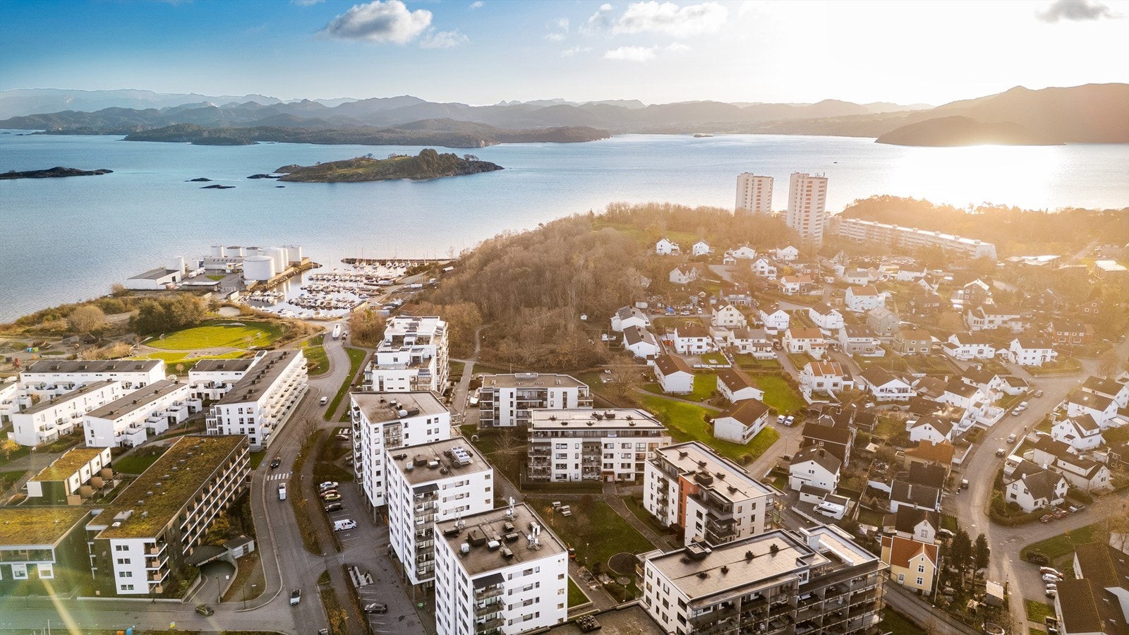 Lene Hviding v/ Krogsveen har gleden av å presentere Breivikveien 25. Galleribilde