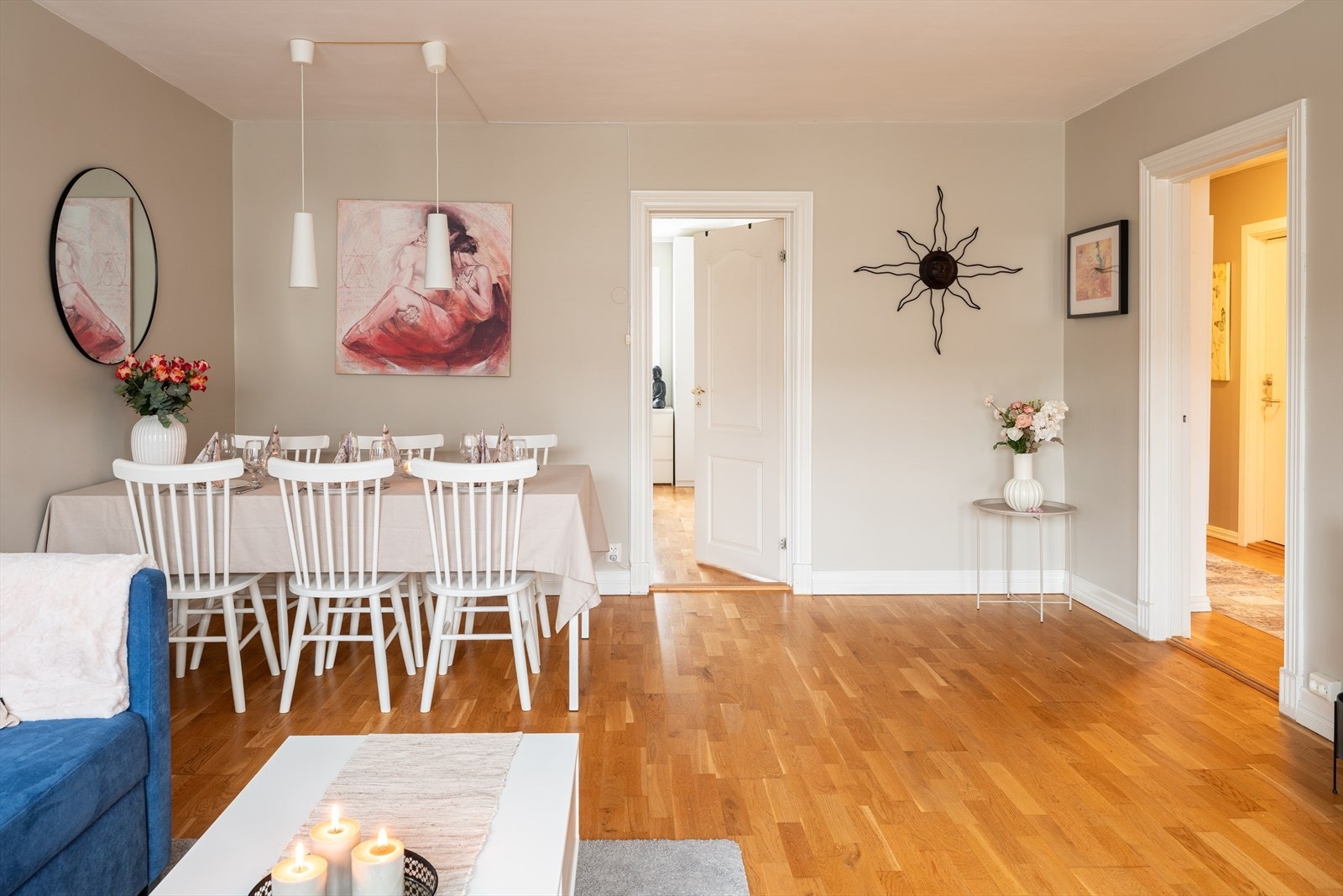 Felleskostnadene er innholdsrike og inkluderer blant annet kollektiv avtale med Telenor og kommunale avgifter. Borettslaget dekker deler av kostnader ved utskifting av slukpotte i baderomsgulv. Det skal søkes til styret før arbeidet igangsettes. Galleribilde