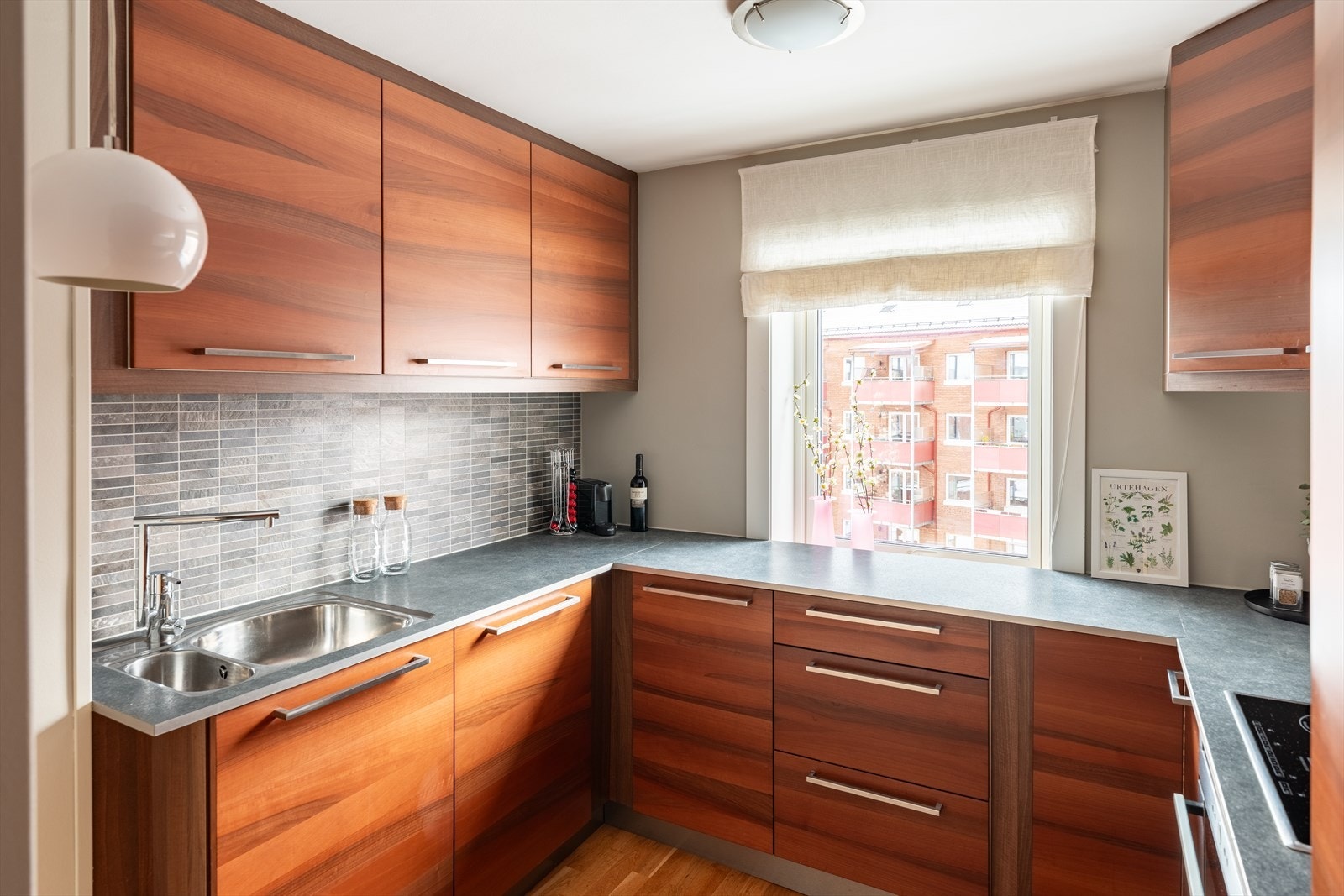 Innbydende kjøkken som er vurdert til TG1 av takstmann. Galleribilde