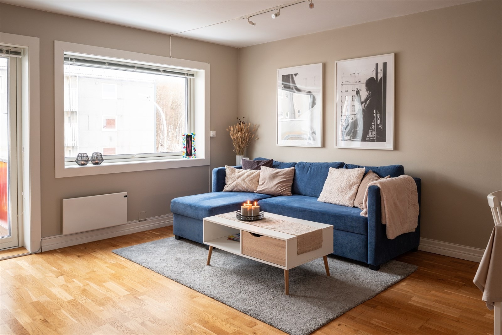 Velkommen til Olav Engelbrektssons alle 52! En innbydende 3-roms leilighet med vestvendt balkong og attraktiv beliggenhet på Lade. Galleribilde