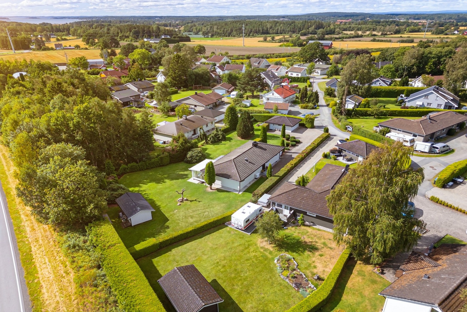 Her bor du landlig og fredelig, men likevel med kort vei til alt du trenger i Rygge og Moss Galleribilde