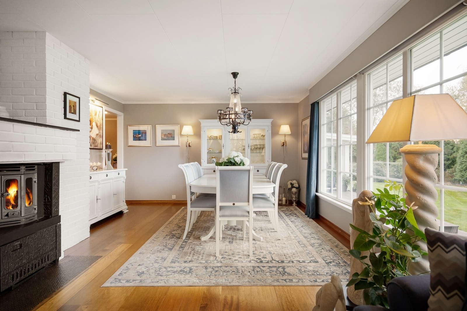 Det er lagt parkett på gulv Galleribilde