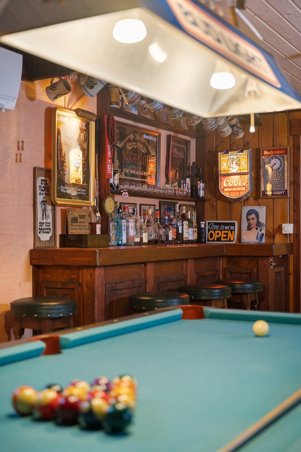 I kjellerstuen finner du også en barløsning Galleribilde