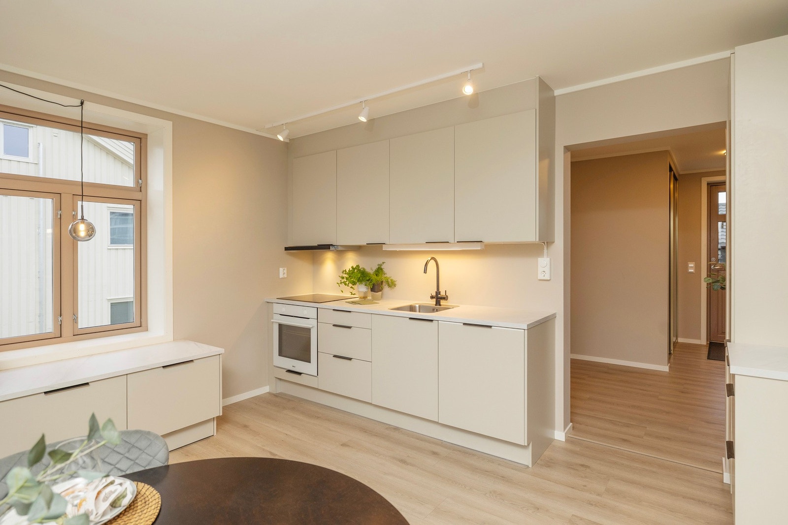 Kjøkken fra Sigdal med integrerte hvitevarer Galleribilde