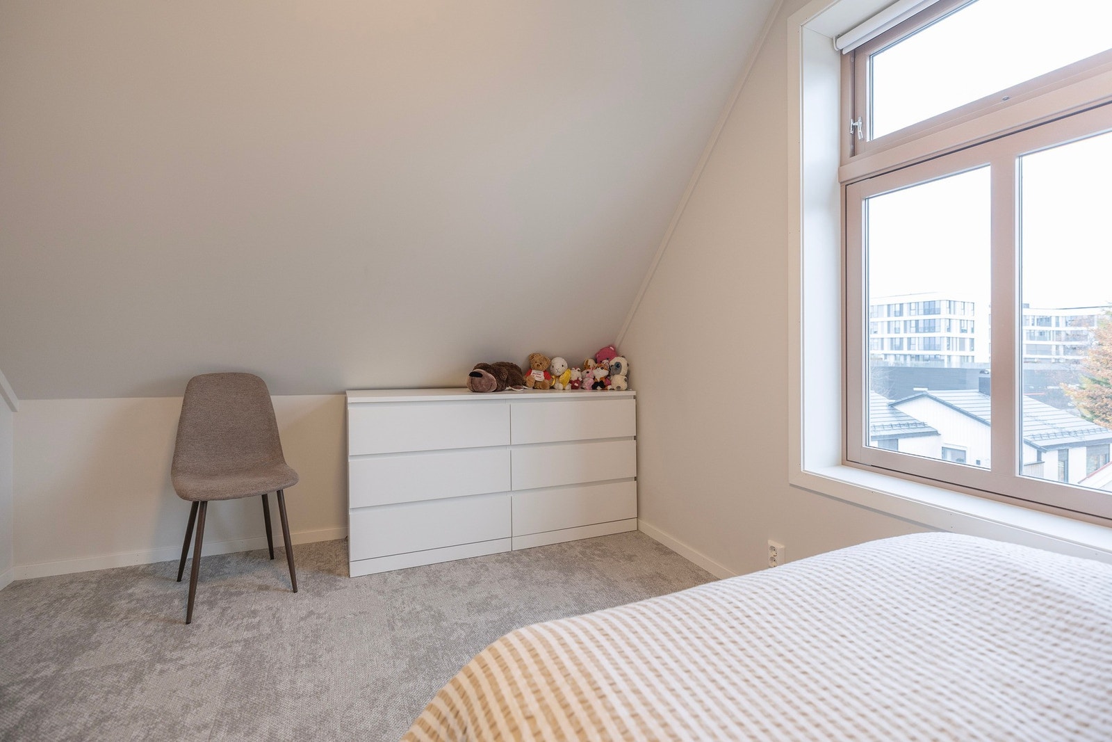 Soverom på ca 10 kvm. Galleribilde