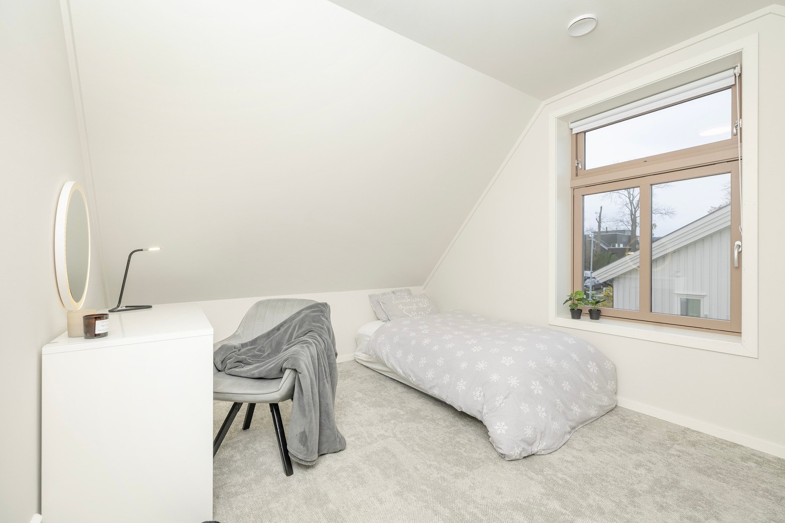 Soverom loftsetasje Galleribilde