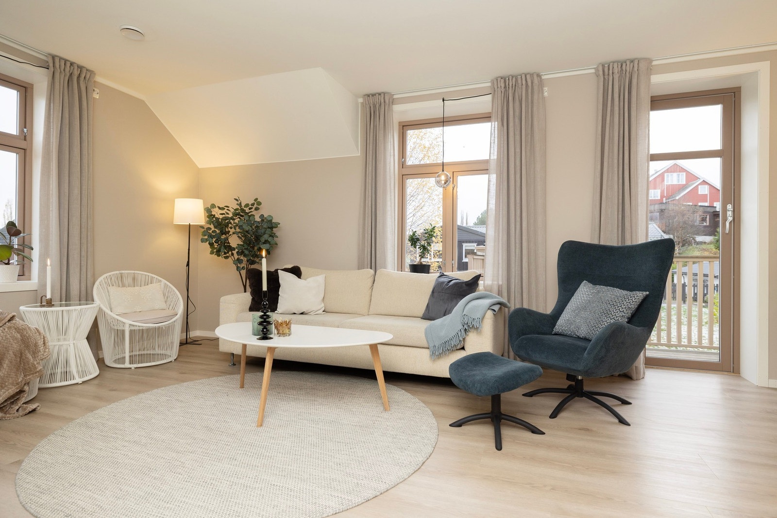 Stue. Utgang til veranda Galleribilde