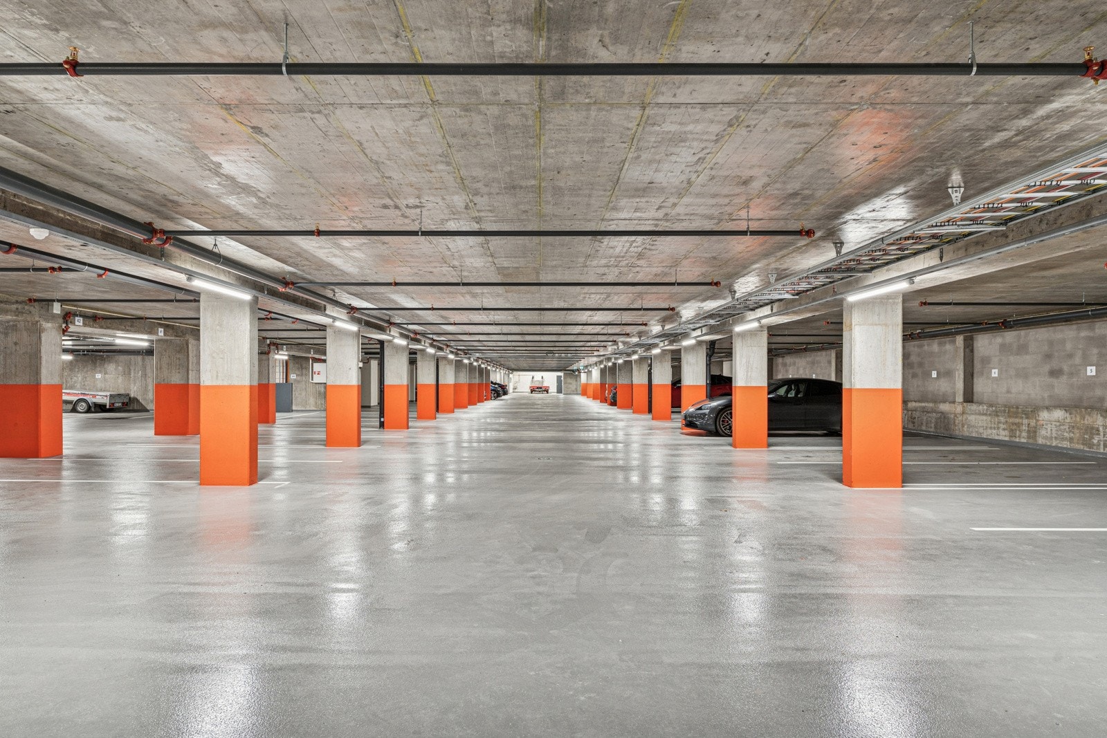 Det medfølger parkeringsplass i garasjekjeller. Galleribilde