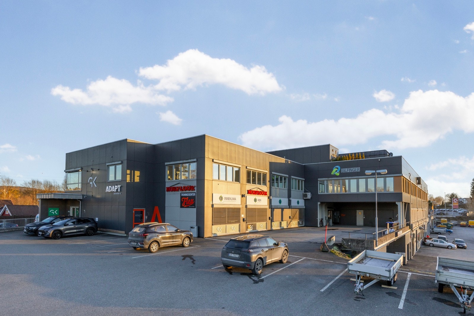 Attraktiv og sentral beliggenhet på Nenset Næringspark, rett ved grensa mellom Nenset og Kjørbekk Galleribilde