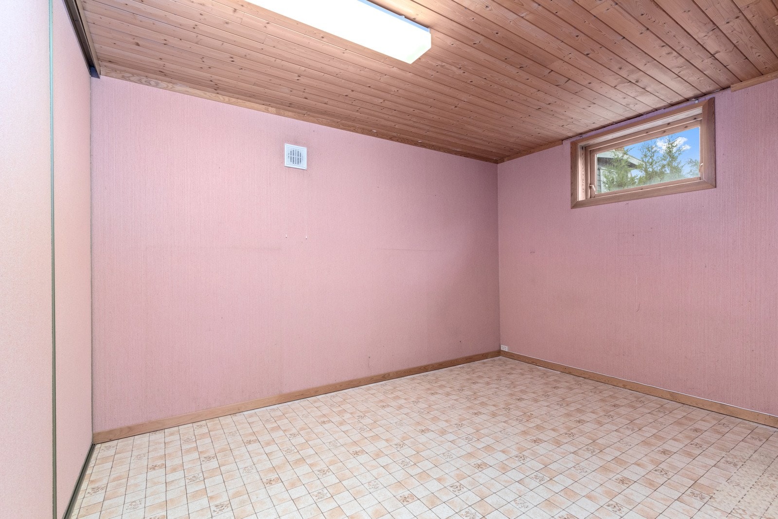 Innredet kjellerom. Galleribilde