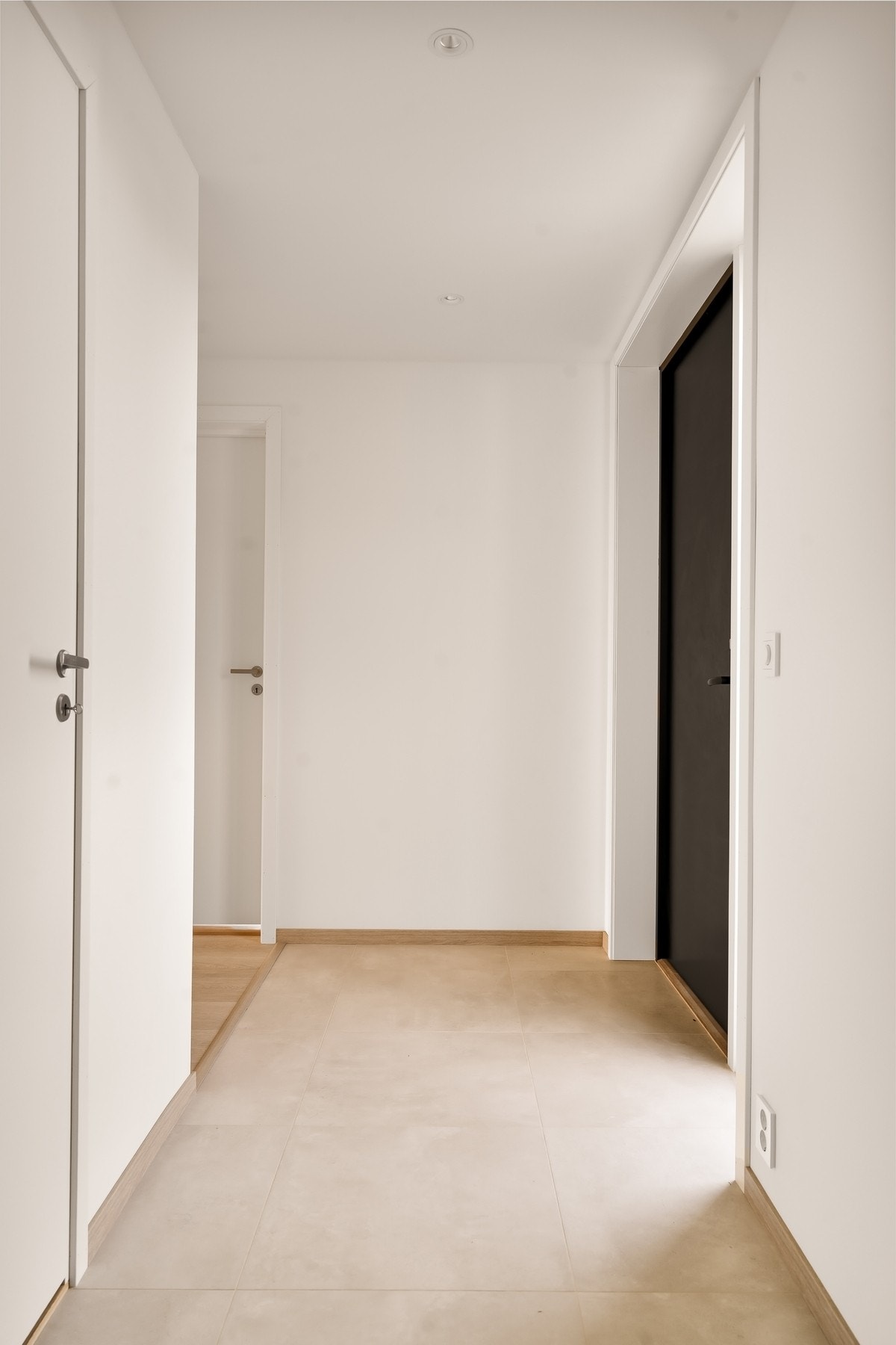 Flislagt inngangsparti. Galleribilde