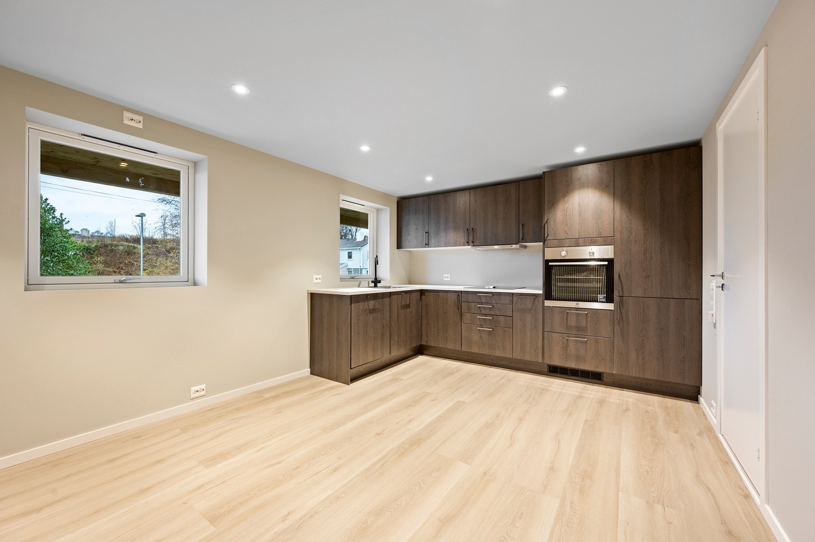 Stue og kjøkken i underetasje Galleribilde