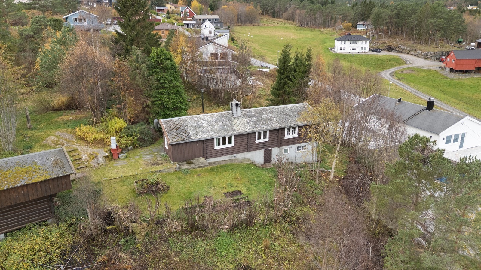 Aktiv Eiendomsmegling v/ Ulla E. Nystøyl har gleden av å presentere Gamle Kvalvågvei 14! Foto: André T. Ormset-Parades Galleribilde