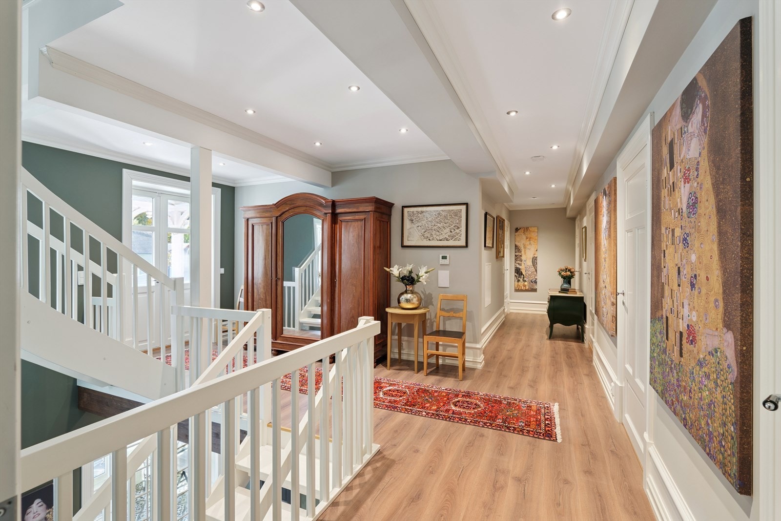 Hall/ Gang i 2 etg. Galleribilde