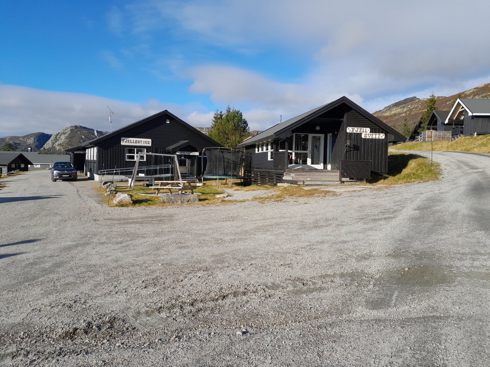 Fjellbutikk og treningstudio. Galleribilde