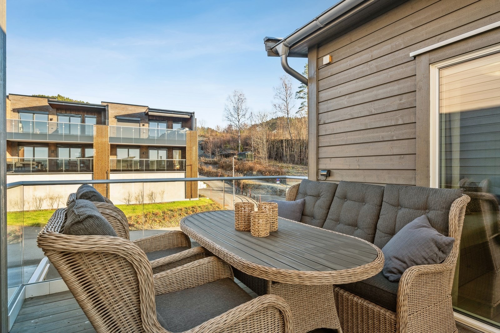 Boligen har utgang fra 2. etasje til en terrasse på ca. 30 m². Galleribilde