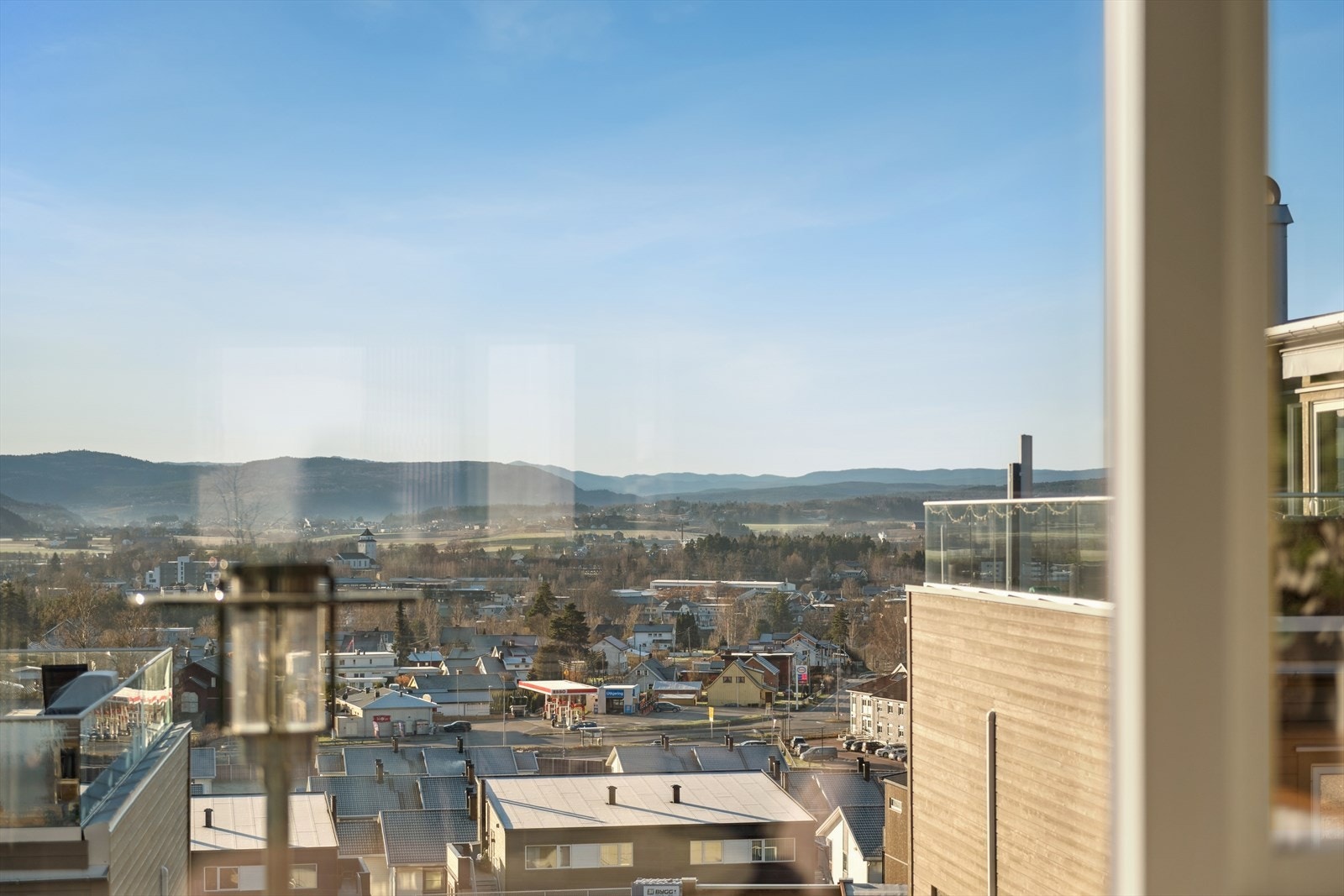 Utsikt fra stue/spisestue. Galleribilde