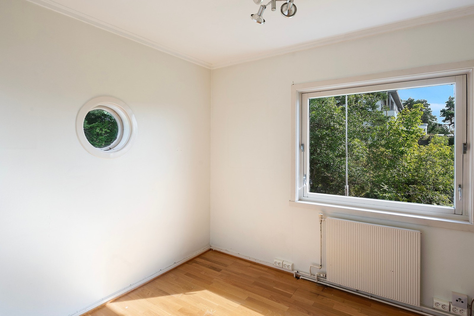 Det er i alt 4 soverom i 2.etg. Galleribilde