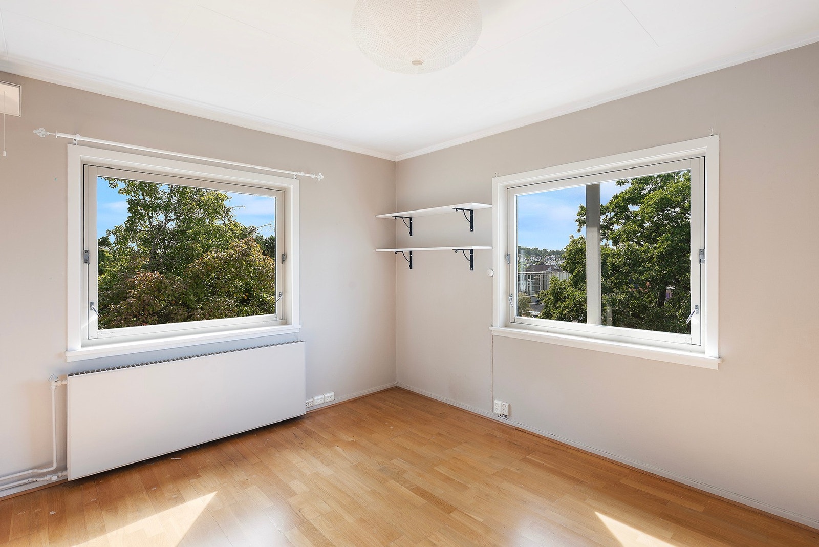 Det er i alt 4 soverom i 2.etg. Galleribilde