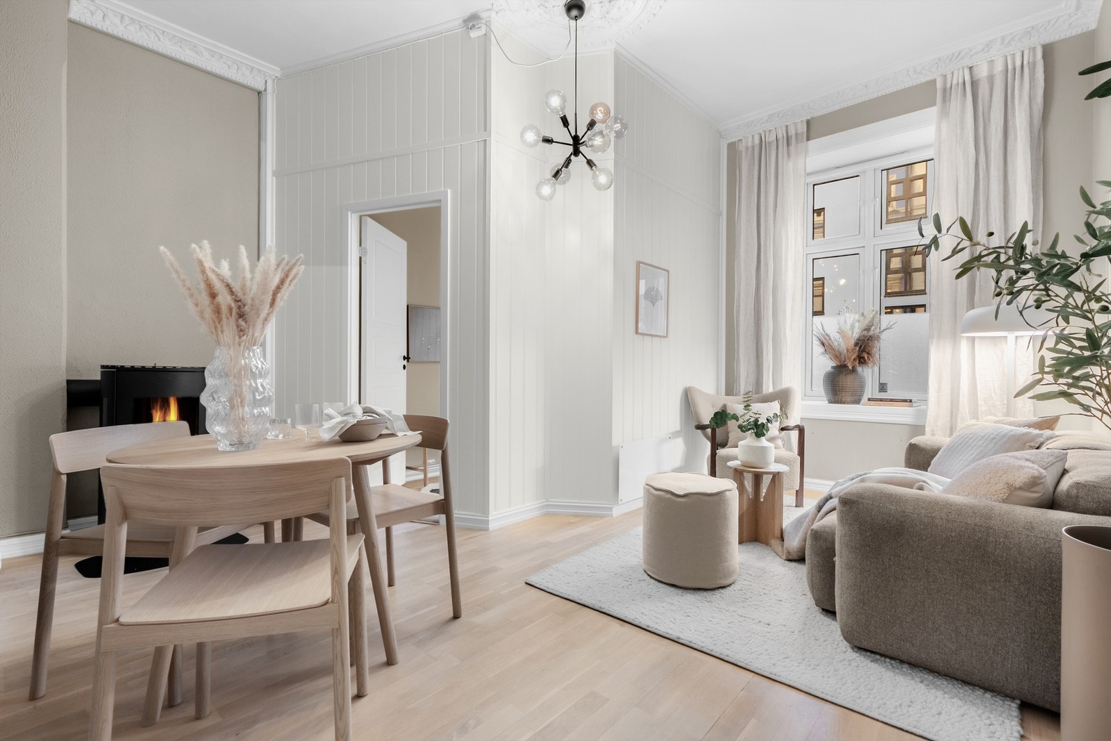 Den gode takhøyden gir boligen en god atmosfære. Galleribilde