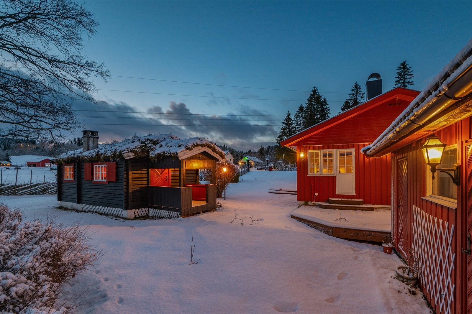 De to laftede byggene måler hhv. 20 og 4 kvm. Galleribilde