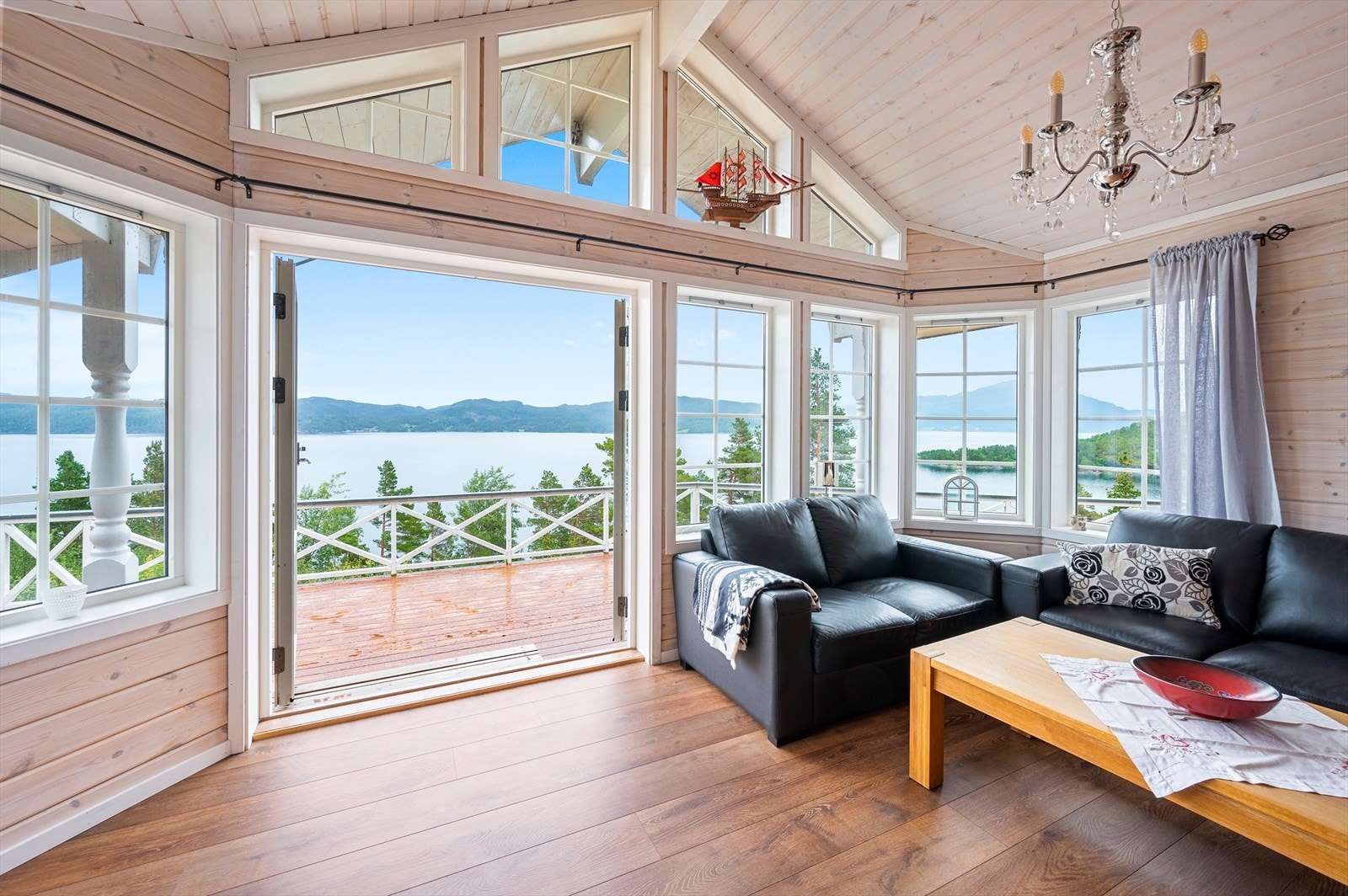 Aktiv Eiendomsmegling v/ Erik Ulseth ønsker velkommen til Langøysundvegen 1148! Foto: André T. Ormset-Paredes Galleribilde