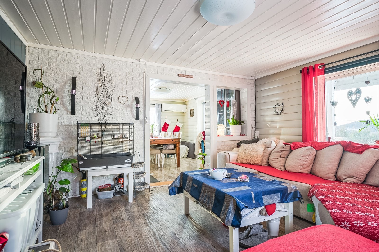 Naturlig adskilt stue og spisestue Galleribilde