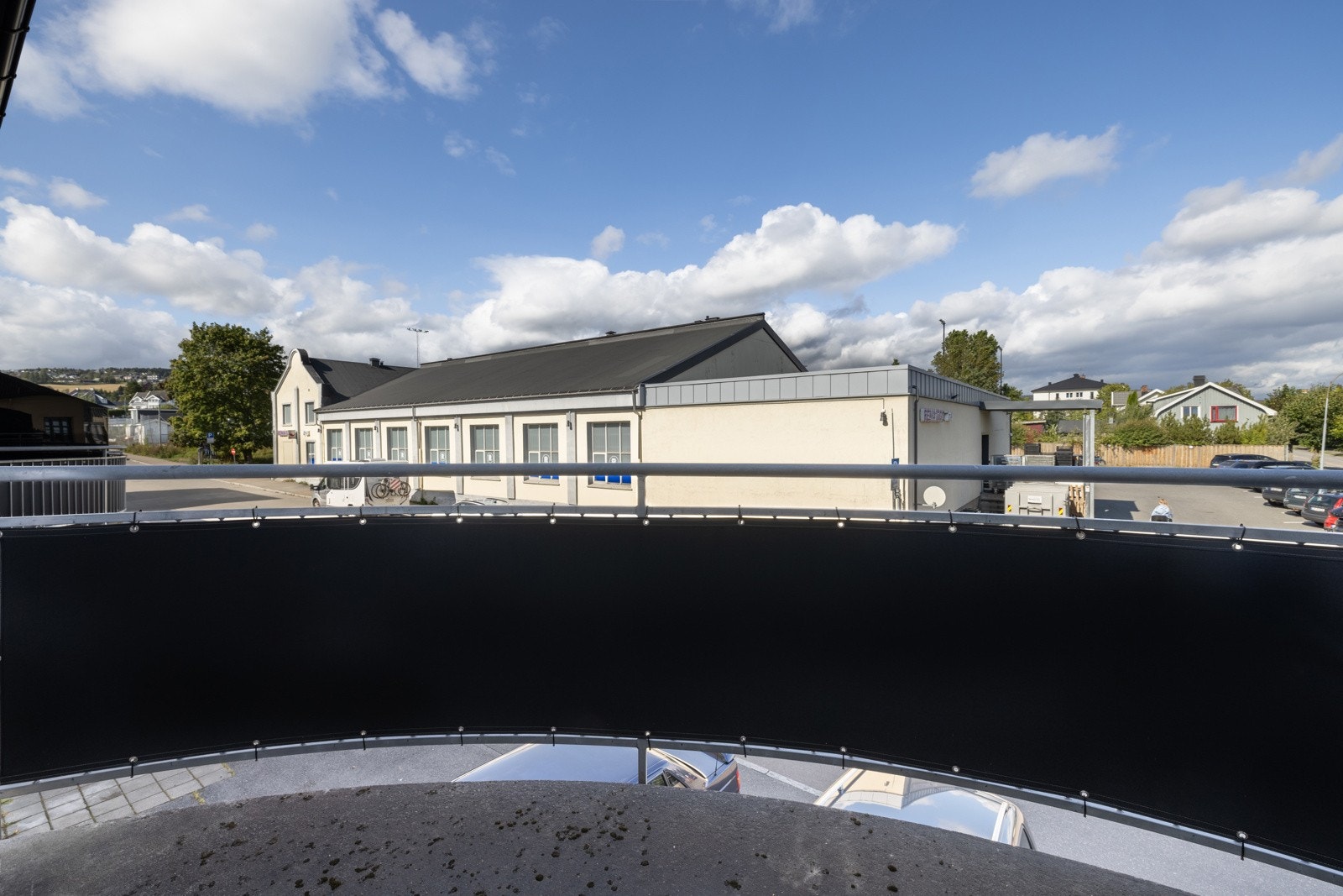 Balkong mot nord med utgang fra soverom. Galleribilde