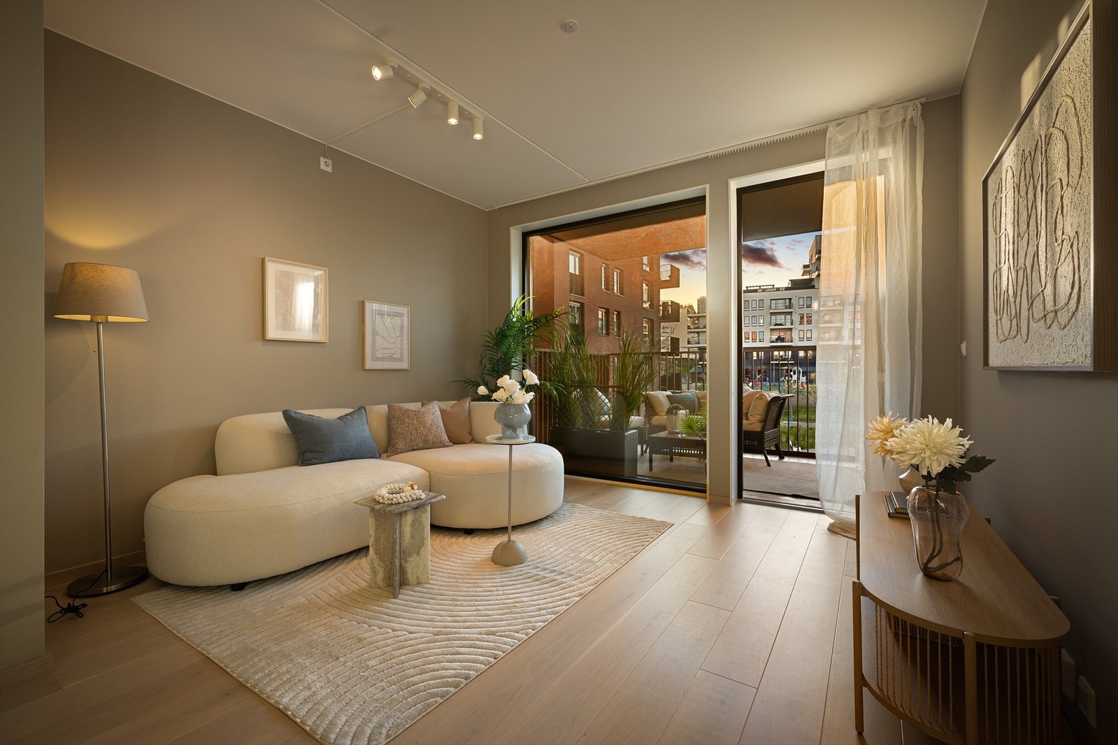 En lys og luftig 4-roms med flott beliggenhet på Lørenskog. Galleribilde