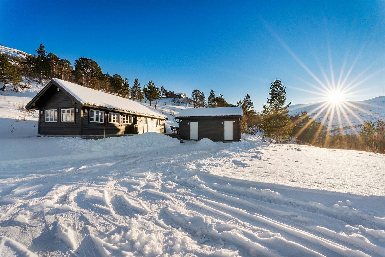 Pent opparbeidet tomt på 919,3 m² Galleribilde