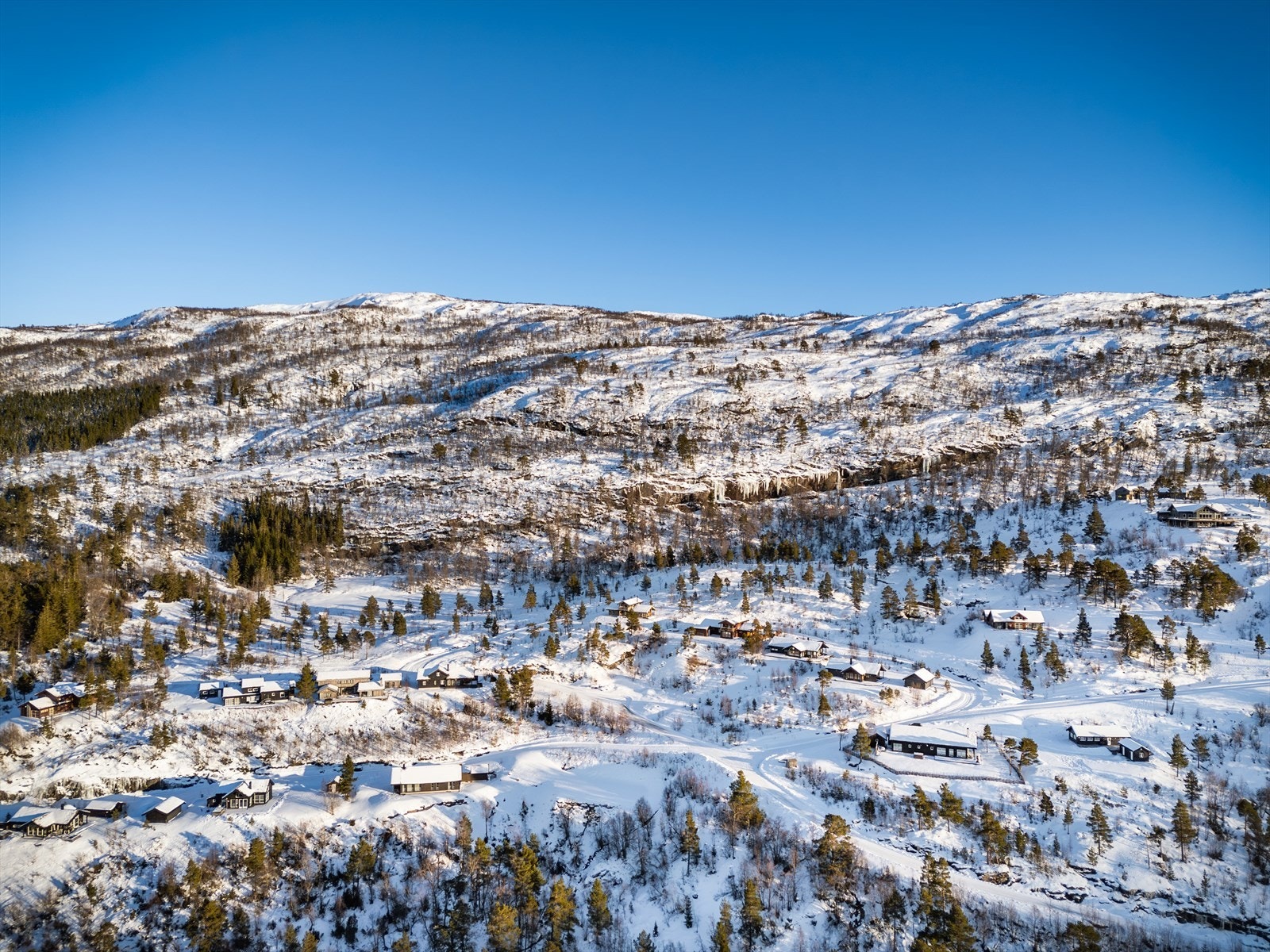 Dronefoto over nærområdet Galleribilde