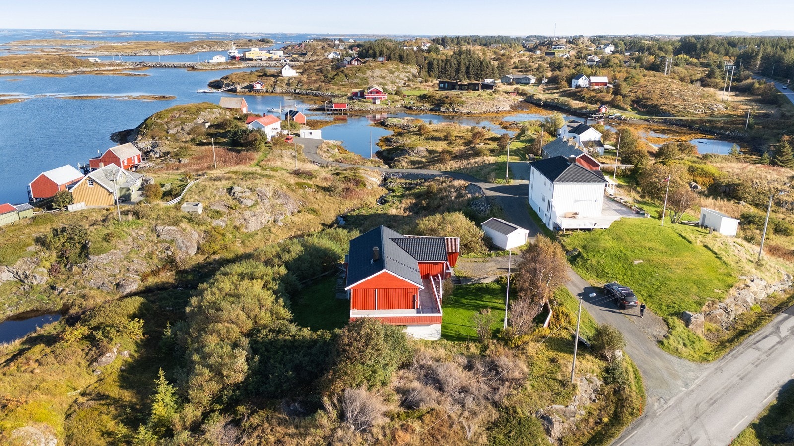 Dronefoto tatt sør for eiendommen, i retning nordover Galleribilde