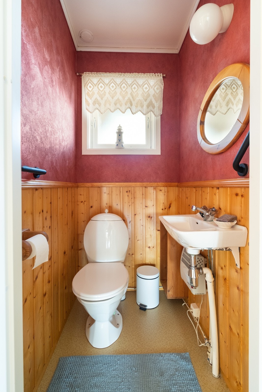 Toalettet står i eget rom. Galleribilde