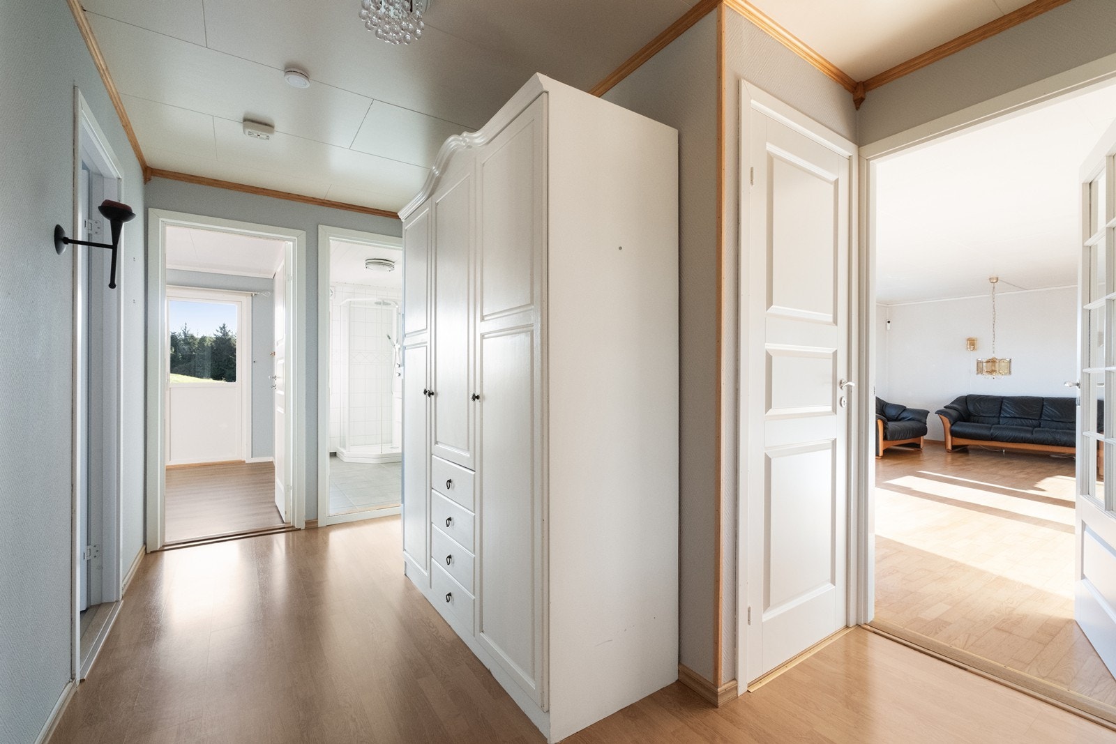 Gang mellom stue, bad og soverommene. Galleribilde