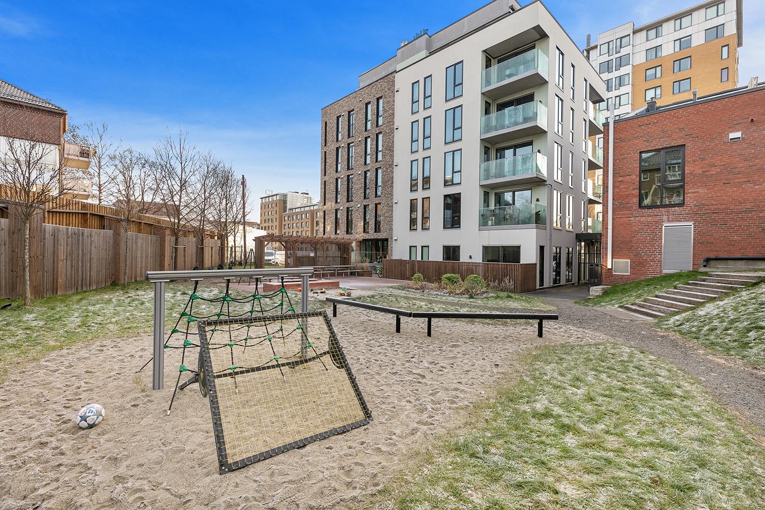 Bakgård Galleribilde