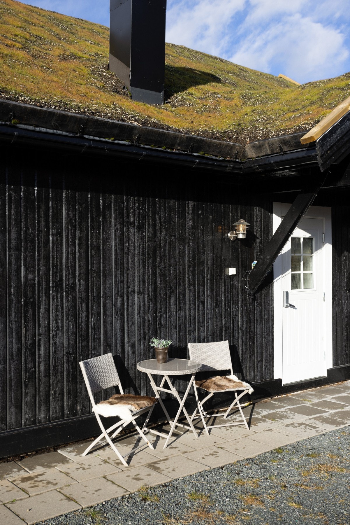 Hyggelig overbygget inngangsparti - Velkommen inn! Galleribilde