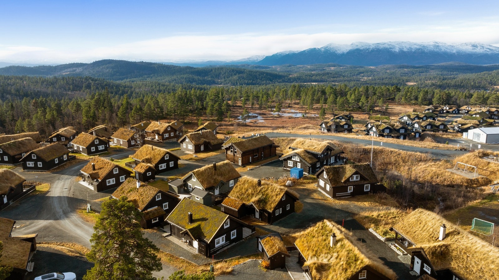 Enkel adkomst med bilveg helt frem og parkering på egen tomt Galleribilde
