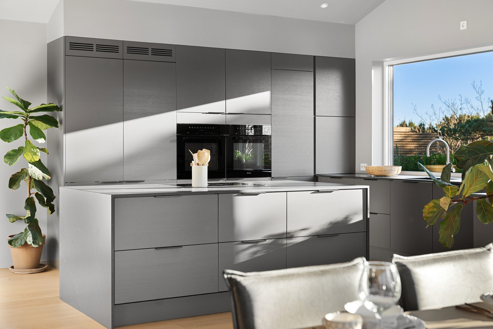 Det er både fryseskap og kjøleskap Galleribilde