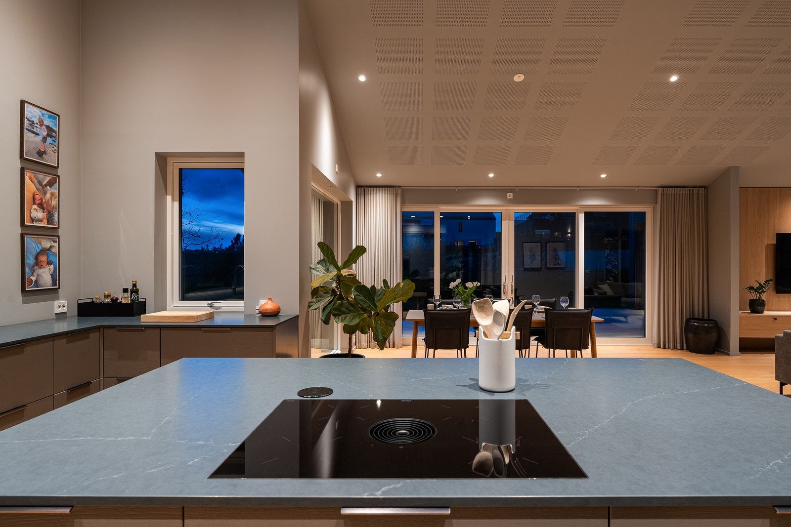 Planlimt Bora koketopp med integrert ventilator Galleribilde