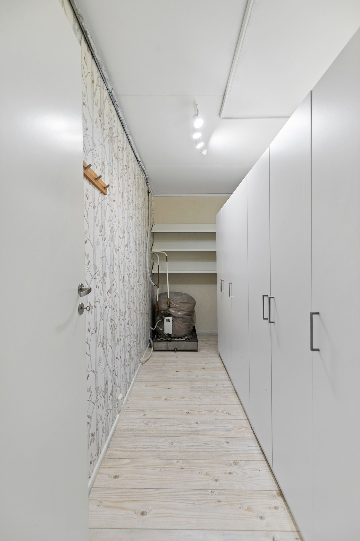 Tilkomst til innvendig bod fra soverom 2. Galleribilde