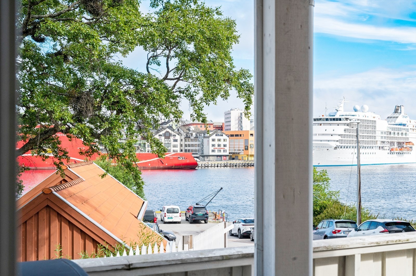 Her kan man følge med på båttrafikken som går inn og ut av sundet. Galleribilde