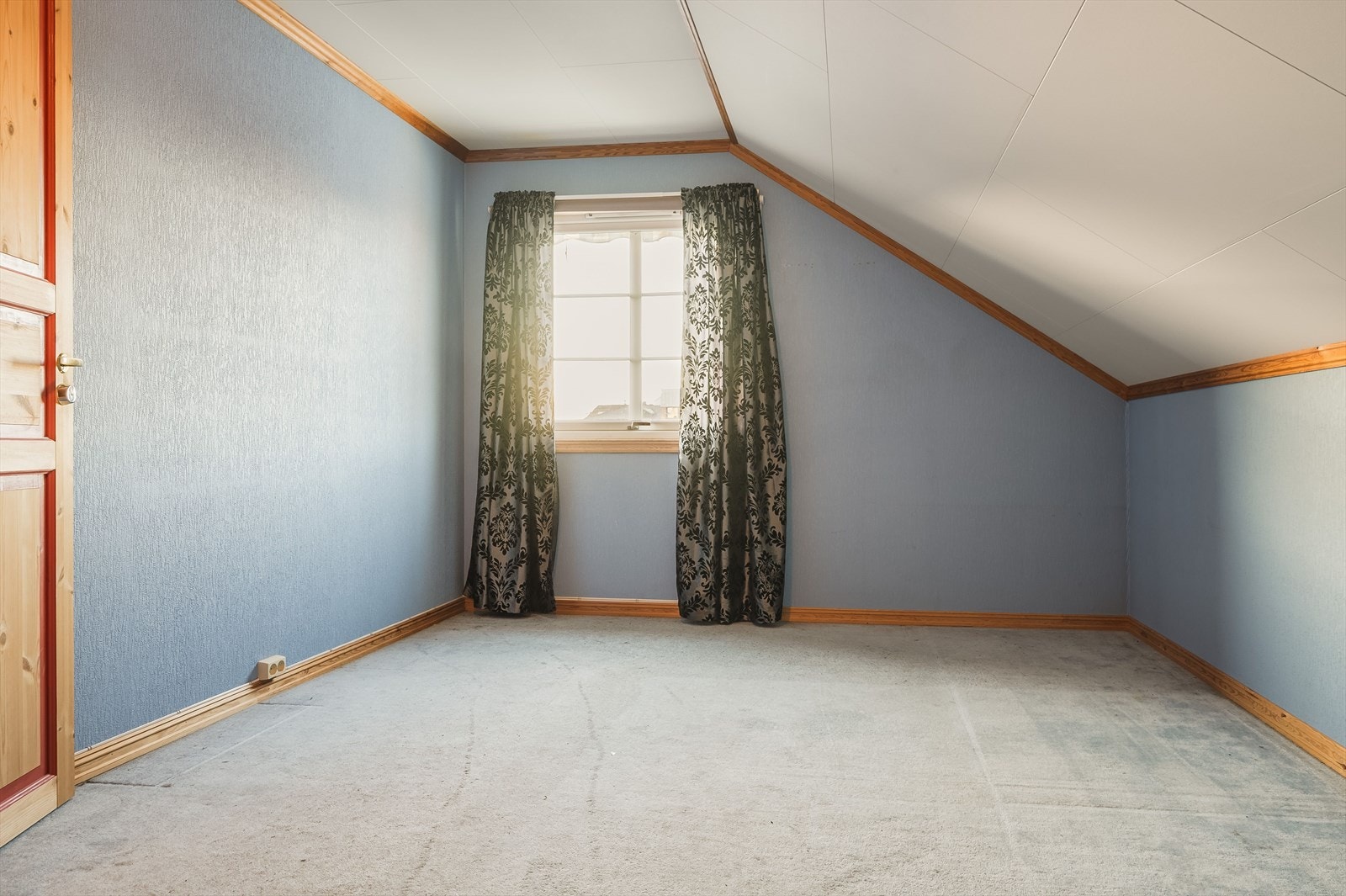 Soverom oppe Galleribilde