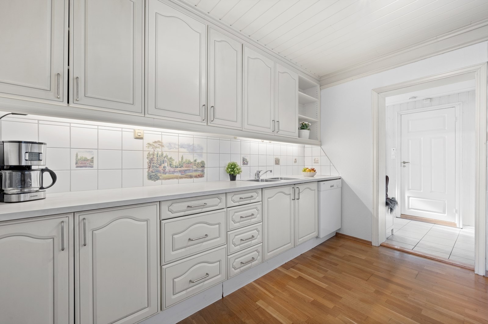 Det er godt med skap- og benkeplass Galleribilde