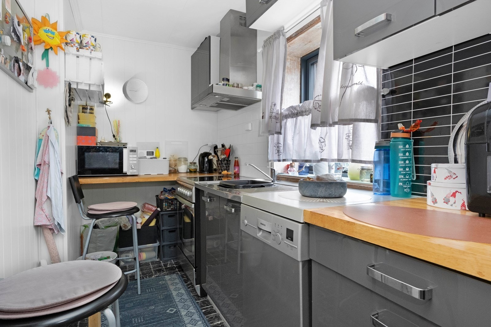 Kjøkken i sokkel (ikke byggegodkjent) Galleribilde